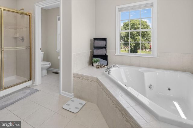 3 ROBIN CIR, Princeton Junction, NJ 08550