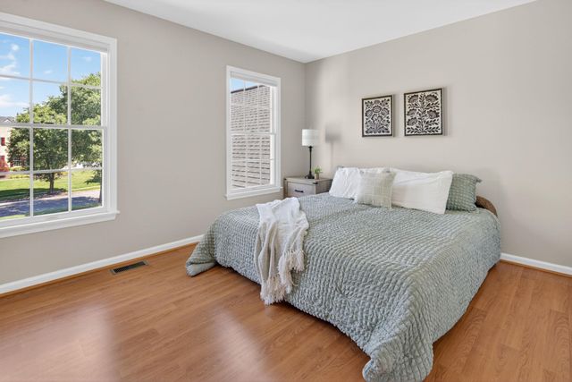 3 ROBIN CIR, Princeton Junction, NJ 08550