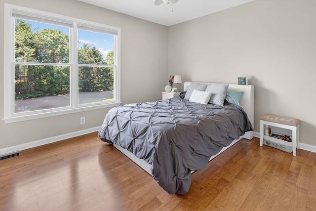 3 ROBIN CIR, Princeton Junction, NJ 08550