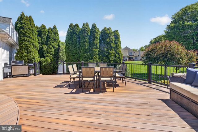 3 ROBIN CIR, Princeton Junction, NJ 08550