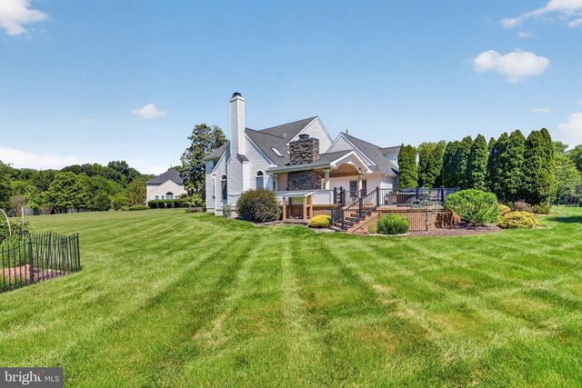 3 ROBIN CIR, Princeton Junction, NJ 08550