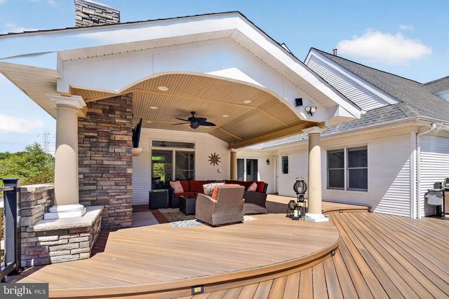 3 ROBIN CIR, Princeton Junction, NJ 08550