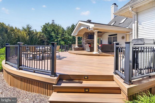3 ROBIN CIR, Princeton Junction, NJ 08550