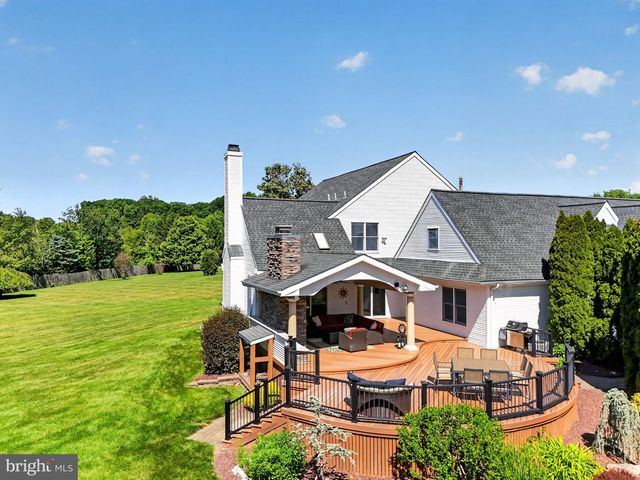 3 ROBIN CIR, Princeton Junction, NJ 08550