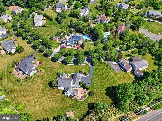 3 ROBIN CIR, Princeton Junction, NJ 08550