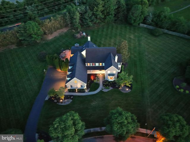 3 ROBIN CIR, Princeton Junction, NJ 08550