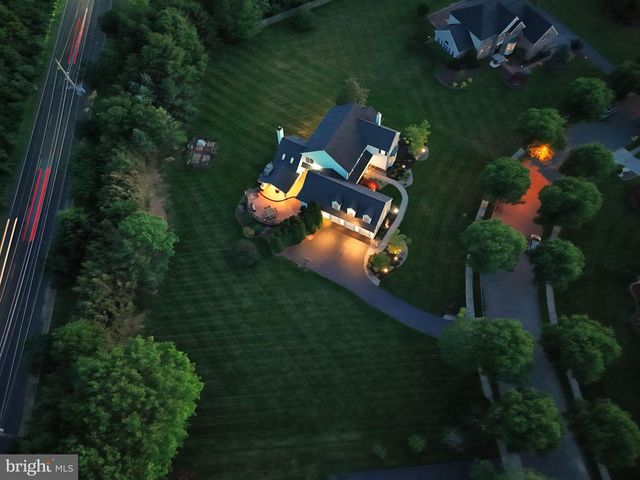 3 ROBIN CIR, Princeton Junction, NJ 08550
