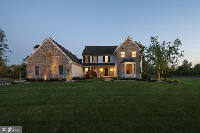3 ROBIN CIR, Princeton Junction, NJ 08550