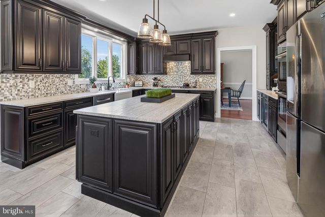 3 ROBIN CIR, Princeton Junction, NJ 08550
