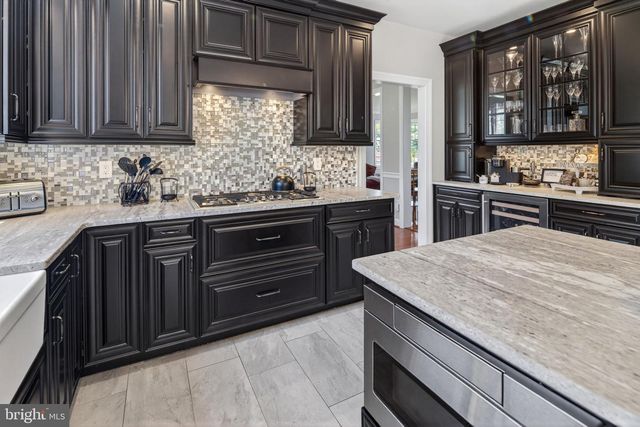 3 ROBIN CIR, Princeton Junction, NJ 08550