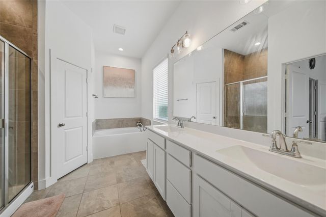 4512 Bartagrass Drive, Rosenberg, TX 77469
