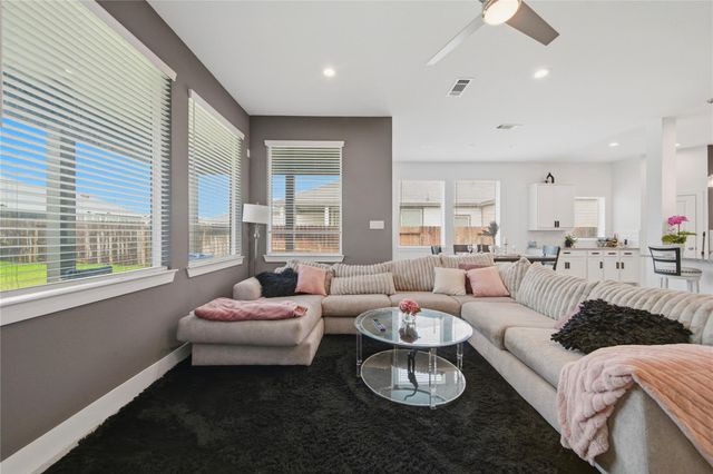 4512 Bartagrass Drive, Rosenberg, TX 77469