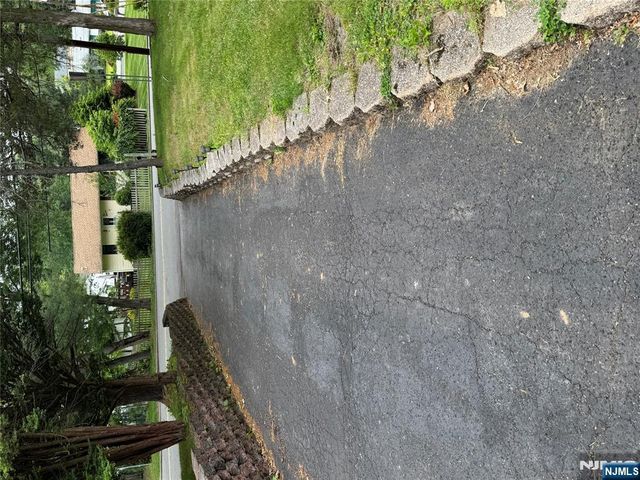 212 N Beverwyck Road, Par-troy Hills Twp., NJ 07034
