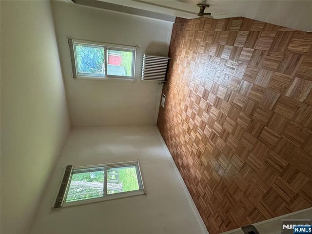212 N Beverwyck Road, Par-troy Hills Twp., NJ 07034