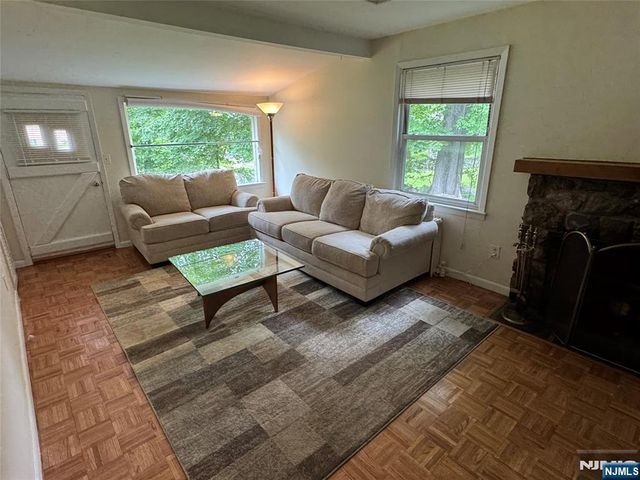 212 N Beverwyck Road, Par-troy Hills Twp., NJ 07034