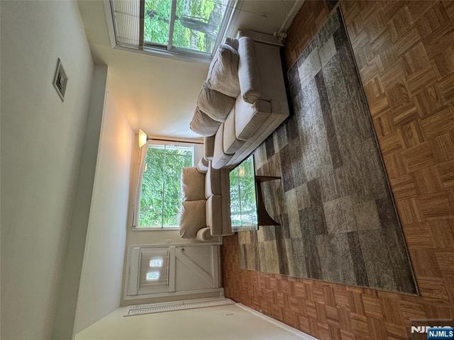 212 N Beverwyck Road, Par-troy Hills Twp., NJ 07034
