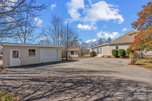 21 Ben Owenby Road, Fairview, NC 28730