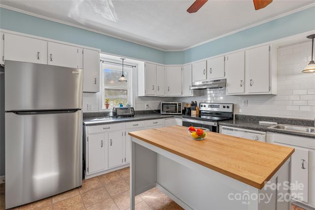 21 Ben Owenby Road, Fairview, NC 28730