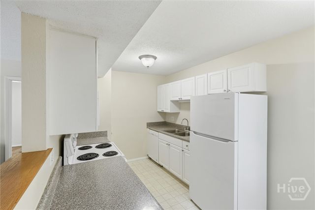 401 N Cromwell Road D2, Savannah, GA 31410