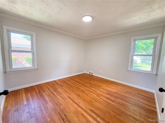 17604 Wakenden, Redford, MI 48240