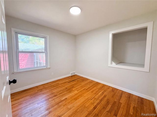 17604 Wakenden, Redford, MI 48240