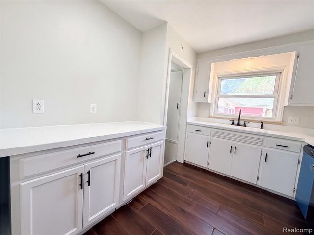 17604 Wakenden, Redford, MI 48240