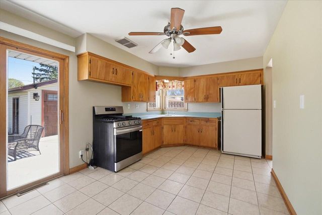 2514 S 89th STREET, West Allis, WI 53227