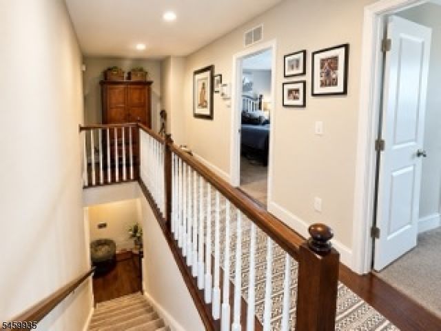 3 Woodland Way, Mount Arlington Boro, NJ 07856