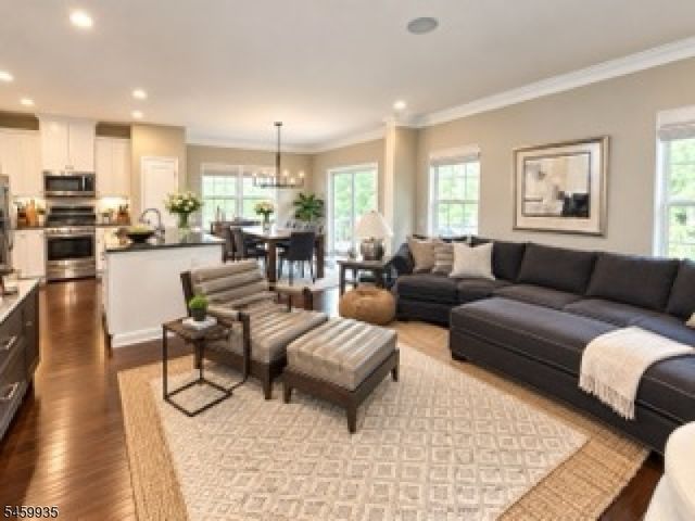 3 Woodland Way, Mount Arlington Boro, NJ 07856
