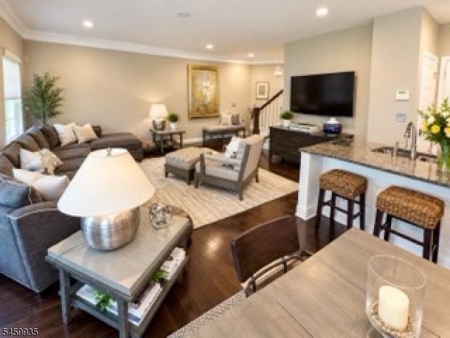 3 Woodland Way, Mount Arlington Boro, NJ 07856