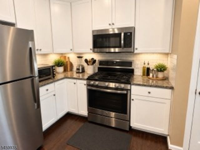 3 Woodland Way, Mount Arlington Boro, NJ 07856