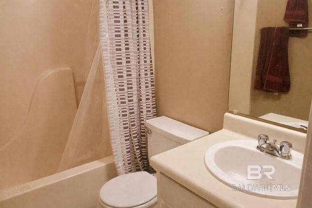 403 E Underwood Street, Brewton, AL 36426