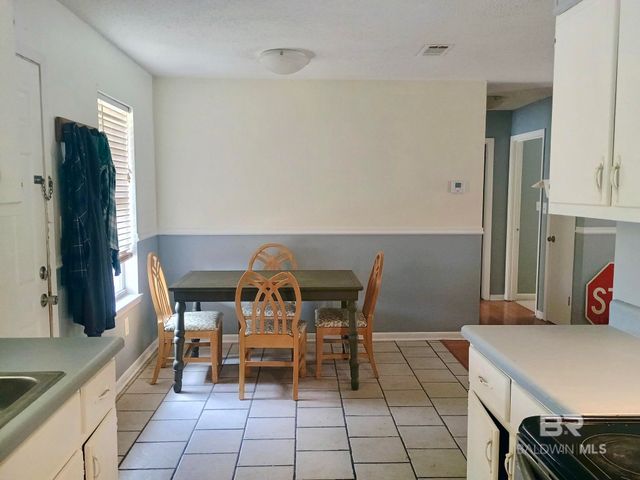 403 E Underwood Street, Brewton, AL 36426