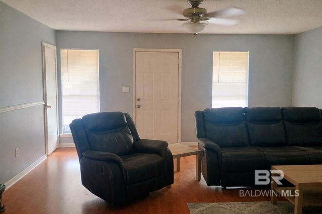 403 E Underwood Street, Brewton, AL 36426