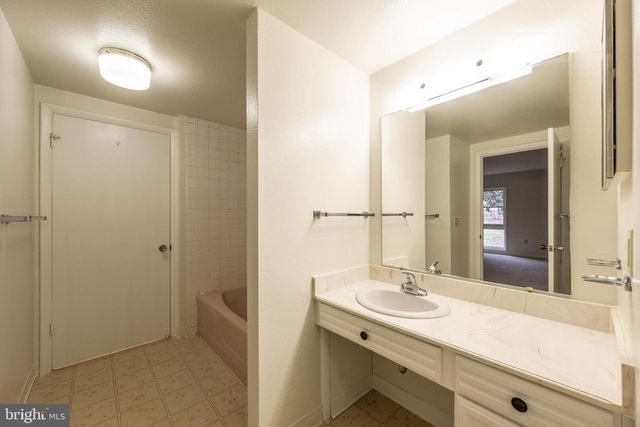 3350 GLENEAGLES DR #70-1D, Silver Spring, MD 20906