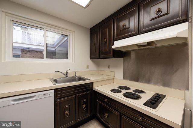 3350 GLENEAGLES DR #70-1D, Silver Spring, MD 20906