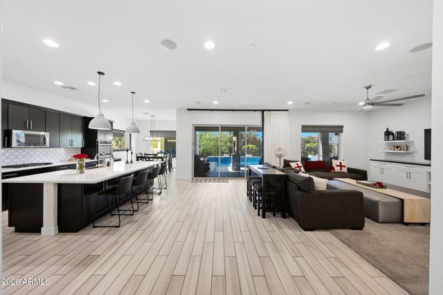 9743 W DESERT ELM Lane, Peoria, AZ 85383