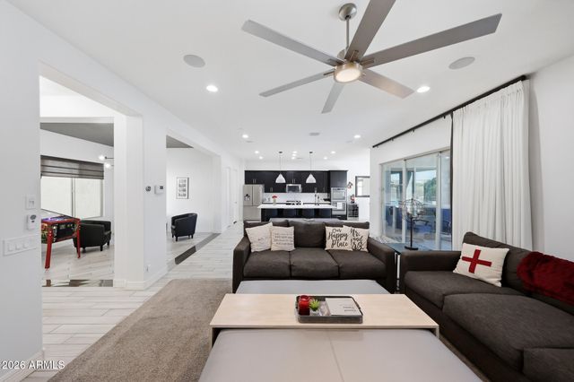 9743 W DESERT ELM Lane, Peoria, AZ 85383