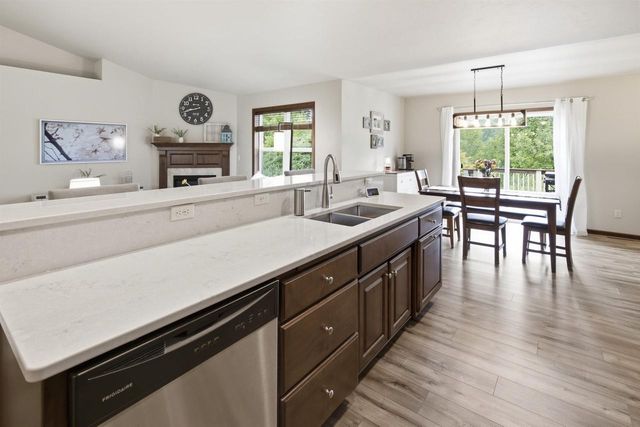 848 LOTUS TRAIL, Menasha, WI 54952