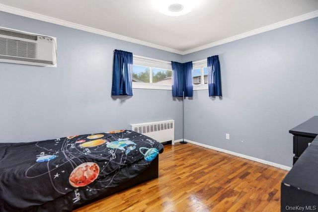 14 Kenneth Lane, North Babylon, NY 11703
