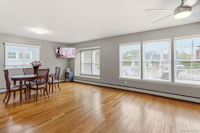 14 Kenneth Lane, North Babylon, NY 11703
