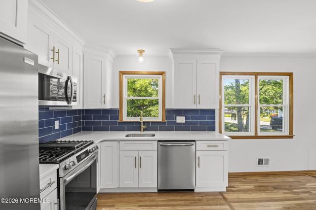 500 Surf Avenue, Beachwood, NJ 08722