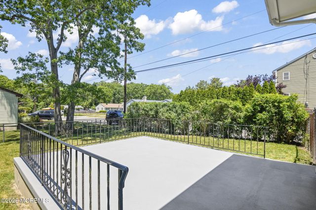 500 Surf Avenue, Beachwood, NJ 08722