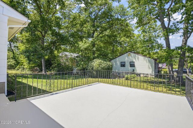 500 Surf Avenue, Beachwood, NJ 08722