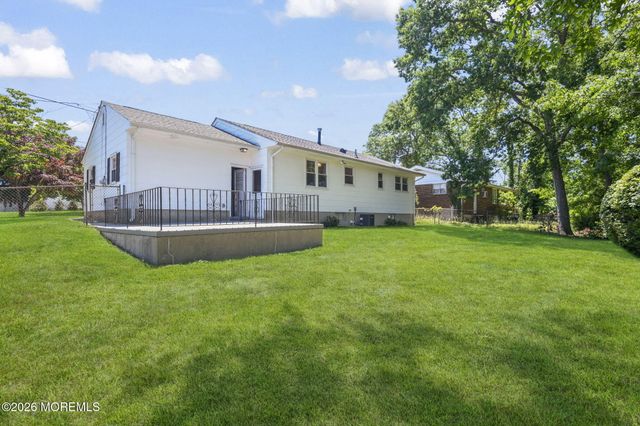 500 Surf Avenue, Beachwood, NJ 08722
