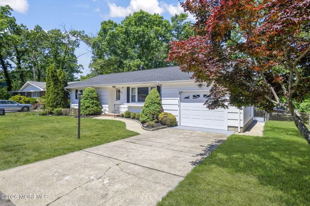 500 Surf Avenue, Beachwood, NJ 08722