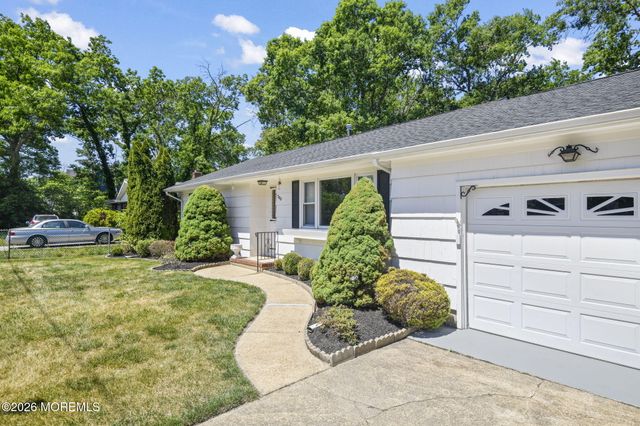 500 Surf Avenue, Beachwood, NJ 08722