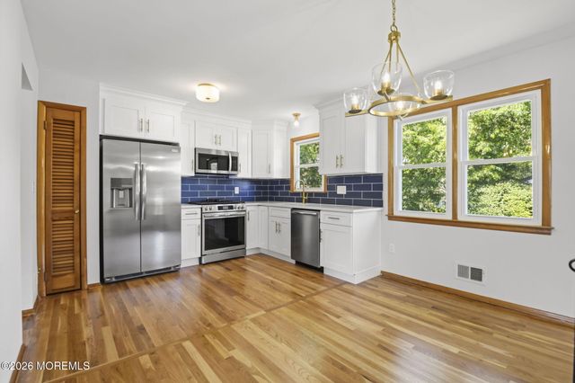 500 Surf Avenue, Beachwood, NJ 08722