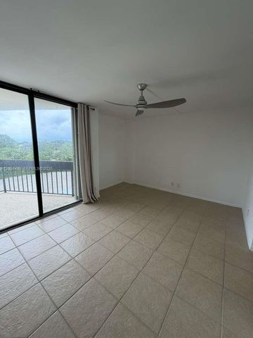 2400 Presidential Way 403, West Palm Beach, FL 33401