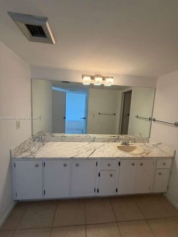 2400 Presidential Way 403, West Palm Beach, FL 33401